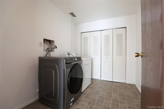 259 Village Ct