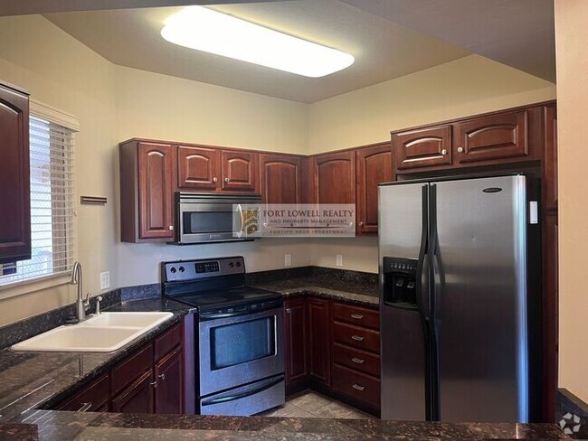 Building Photo - Unfurnished 3 bed 2 bath with washer/dryer Unit 18203 Rental