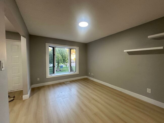 Photo - 1-920 Southgate Drive Oshawa ON