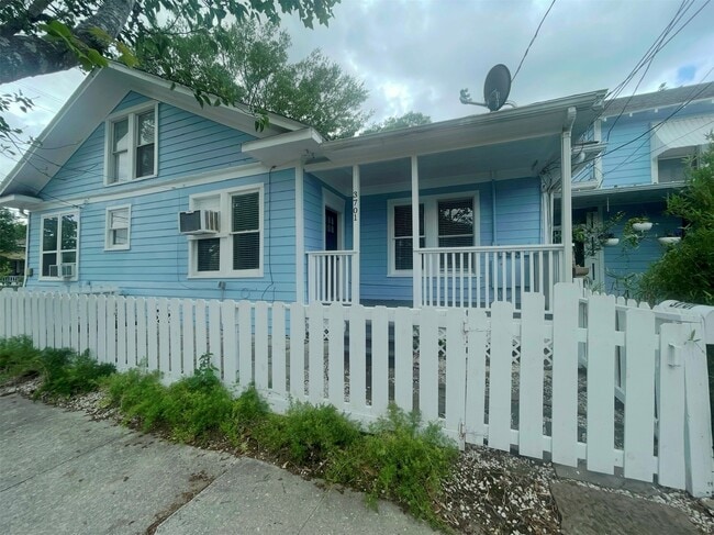 Photo - 3701 Bradley St