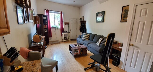 Photo - 930 S 5th St Unidad A