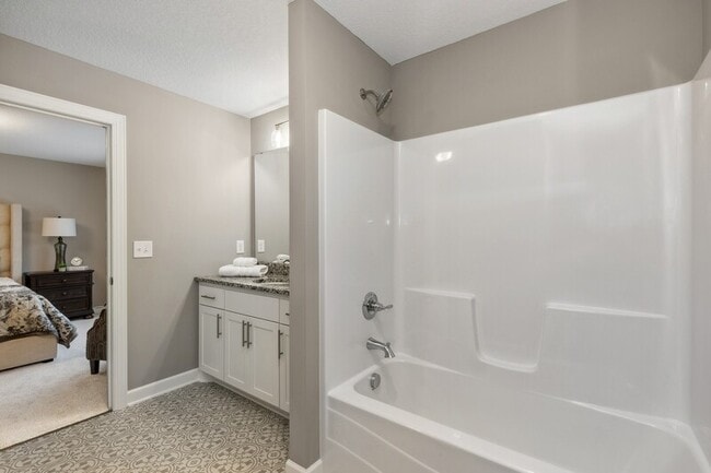 Photo - 13837 Oakwood Dr N