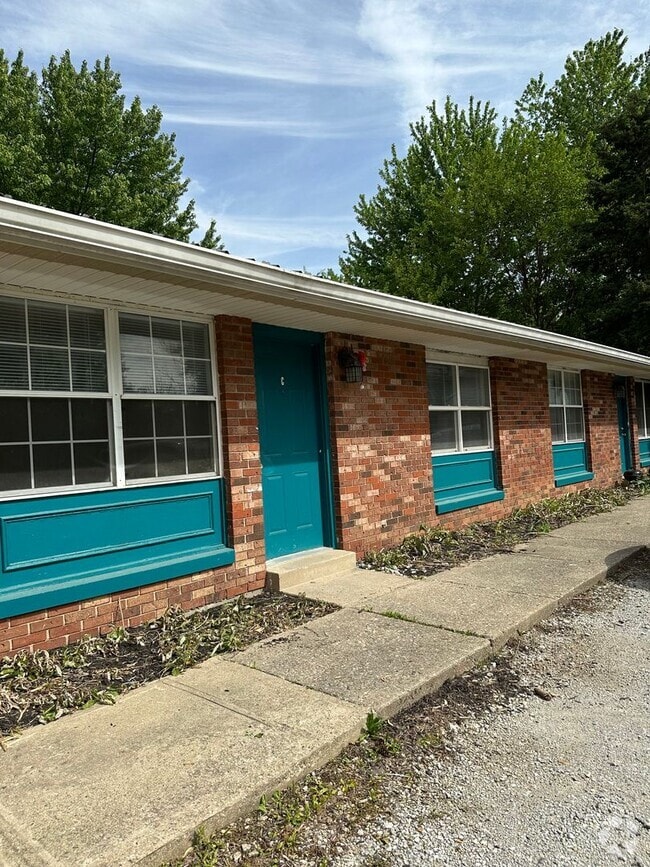 Building Photo - 2263 U.S. 52 (W Unit 2263 US 52 W Apt C