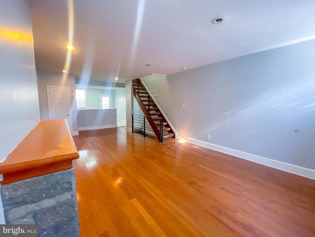 Photo - 2113 Mountain St