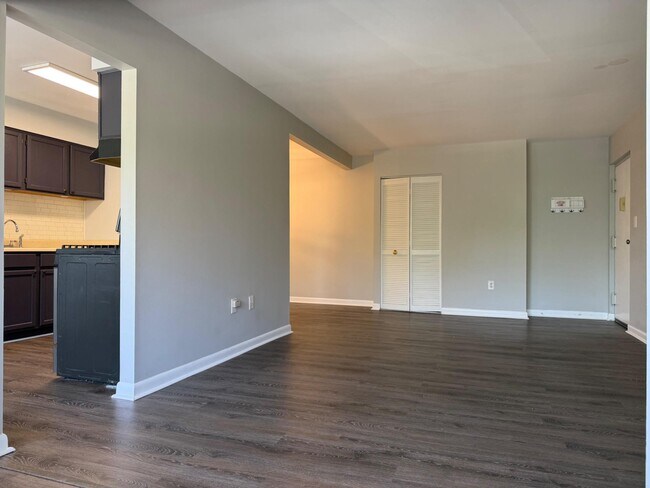 Photo - 140 Royal Oak Dr Unit I