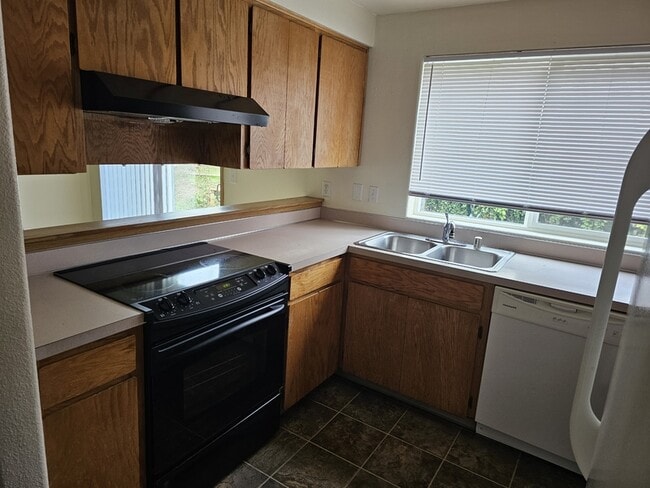 Photo - 6101 NE 44th Cir