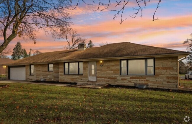Building Photo - 8400 N Port Washington Rd Rental