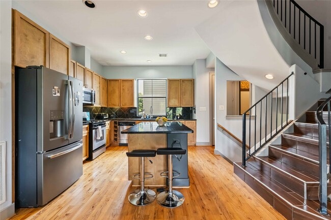 Photo - 2020 Tuam St