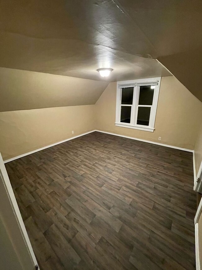 Photo - 841 S Oakland Ave Unit Upper