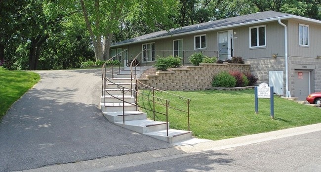 Photo - Rosemount Woods