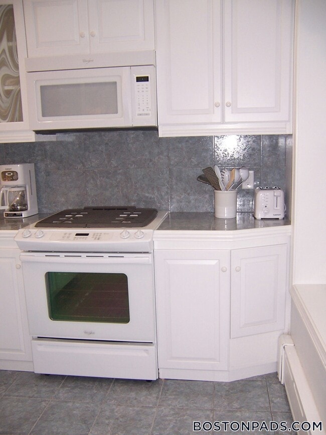 Photo - 188 Maverick St Unidad 2