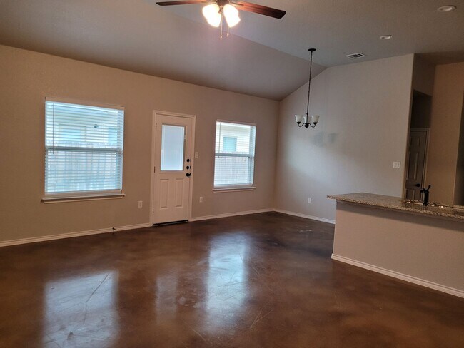 Photo - 3/2 Duplex in Seguin