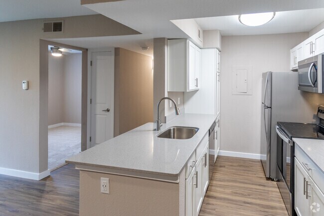 1BR, 1BA with Den - 850SF