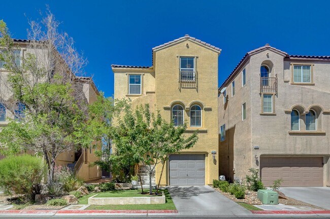 Building Photo - Stylish Tri-Level Home/Tandem Garage in Henderson