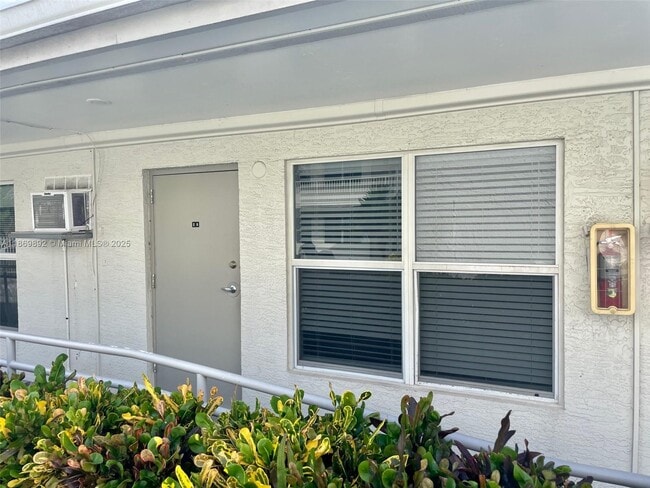 Photo - 1079 SE 22nd Ave Unit 3S