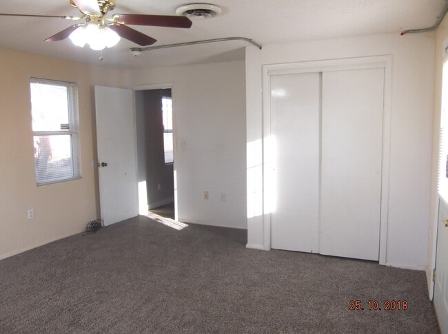 Photo - 904 W Hefner Rd