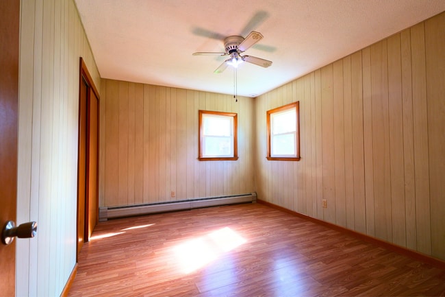 121 Dow Ave