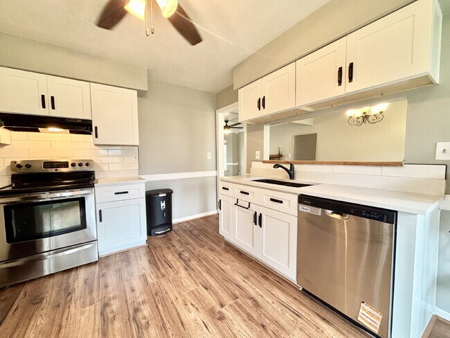 Photo - Gorgeous 3 Bedroom Home In Virginia Beach