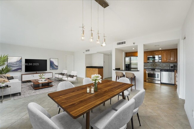 Building Photo - 2025 Brickell Ave Unit 605