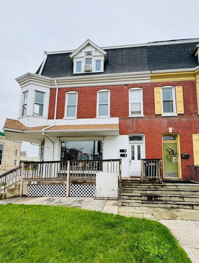 Photo - 1369 W Market St Unit 2nd Floor