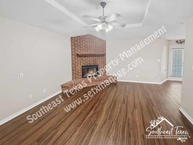 Photo - 280 Parkway Dr