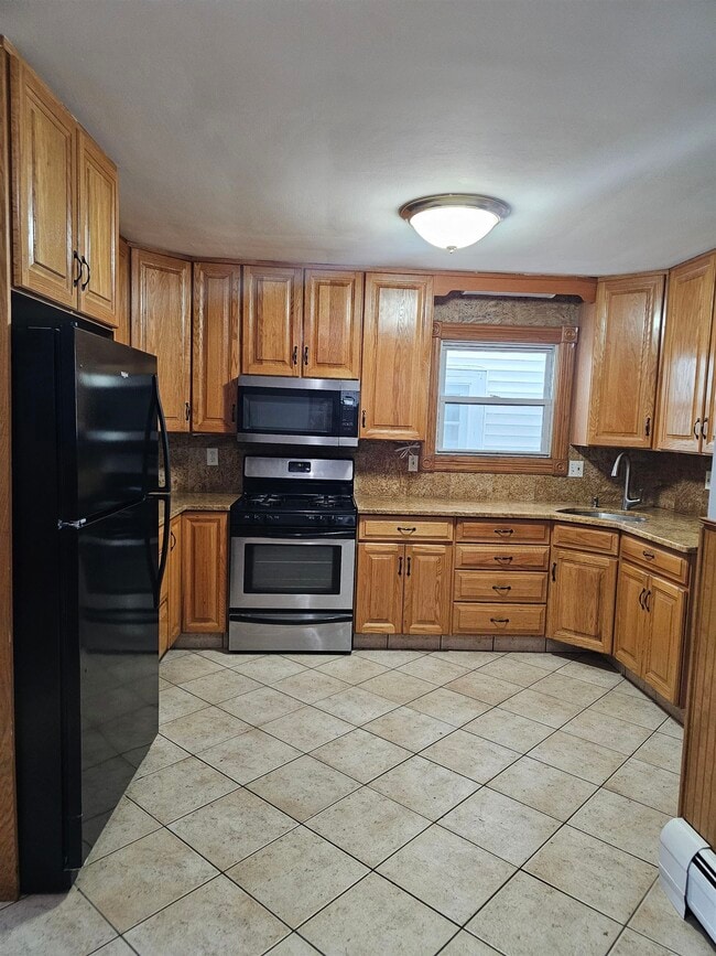 Photo - 65 Suburbia Ct