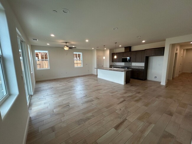 Photo - New, New New in Northwest Visalia!