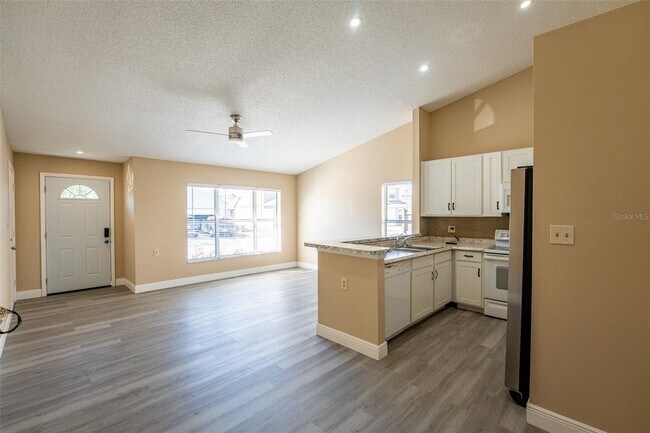 Photo - 1025 Clovercrest Rd