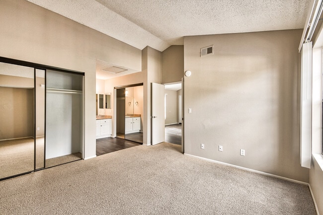 Oak Tree Court Apartment Homes