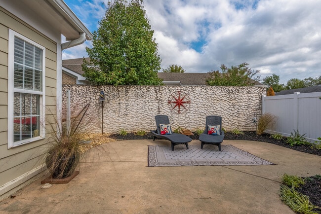 Photo - 618 Springlake Dr