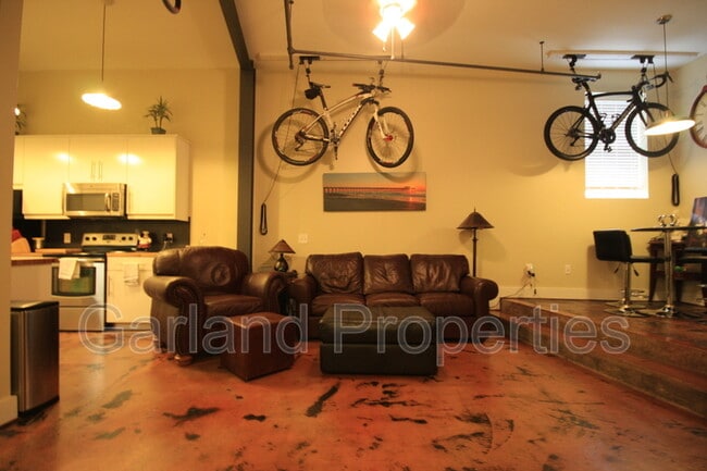 Photo - 425 Campbell Ave SW Unit 107