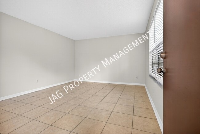 Photo - 482 Bentwood Ln Unit B