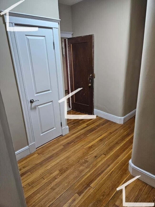 Photo - Brighton 2 Bedroom | Hardwood Floors | Laundry on site | Near Boston College & Whole Foods