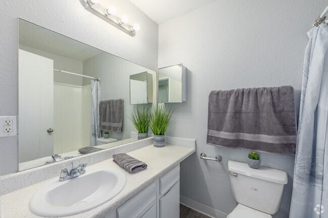 Studio - 465SF - Bathroom