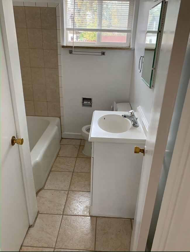 Photo - 165 E Oxford Ave