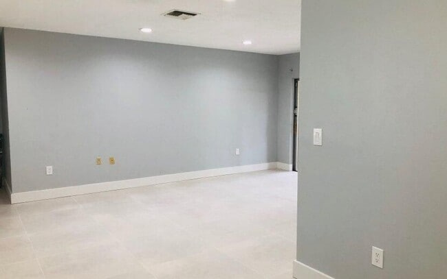 Photo - 930 Benevento Ave