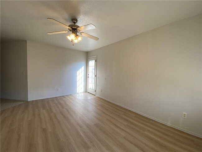 Photo - 1622 Tolleson Loop