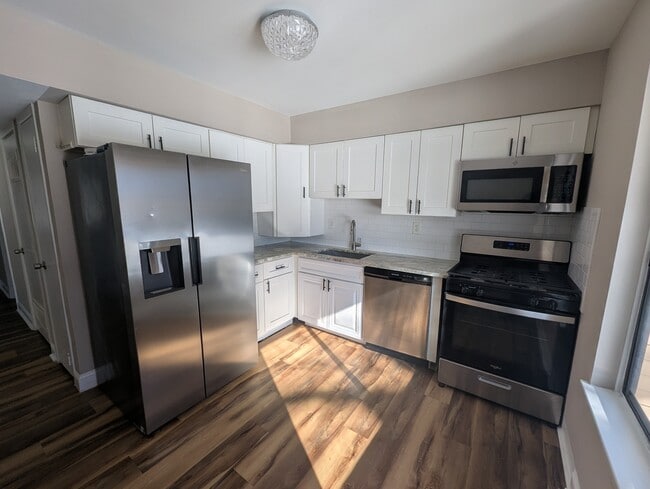 Building Photo - 143 Chelsea Cir