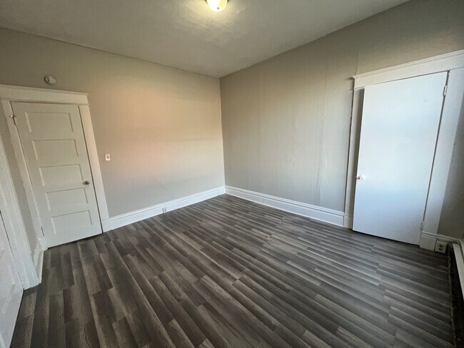 Photo - 219-221 N Liberty St Unit 1