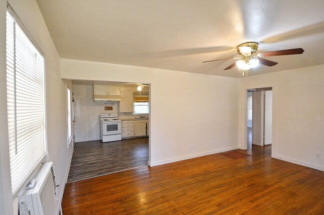 Photo - 303 E Faust St