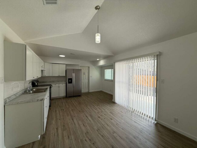 Photo - 8827 Slumber Ln