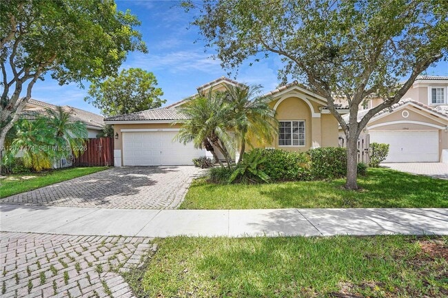 Building Photo - 13950 SW 155th Ct