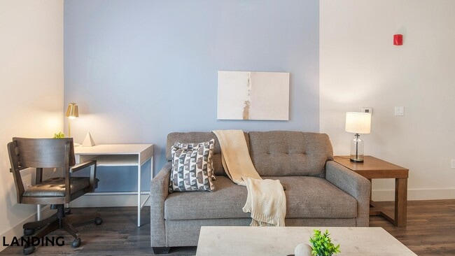 Building Photo - 5885 Lakehurst Dr