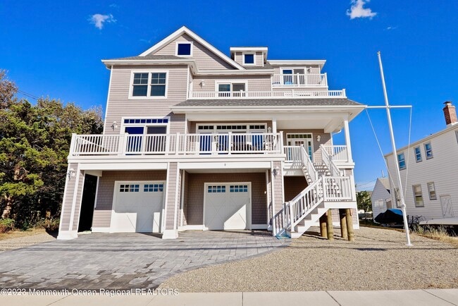 Photo - 6 N Bayview Ave