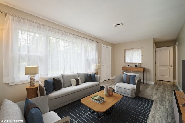 Photo - 685 Anthony Trail