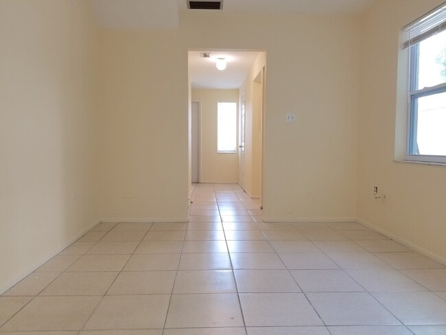 Photo - 1118 15th St W Casa