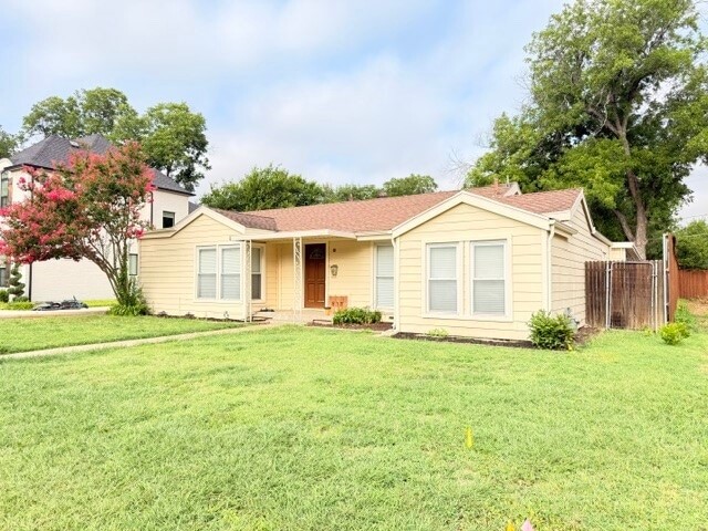 Photo - 837 Northwood Rd