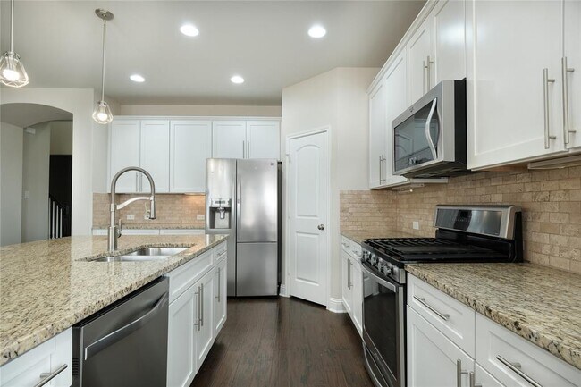 Photo - 1804 Elaina Loop