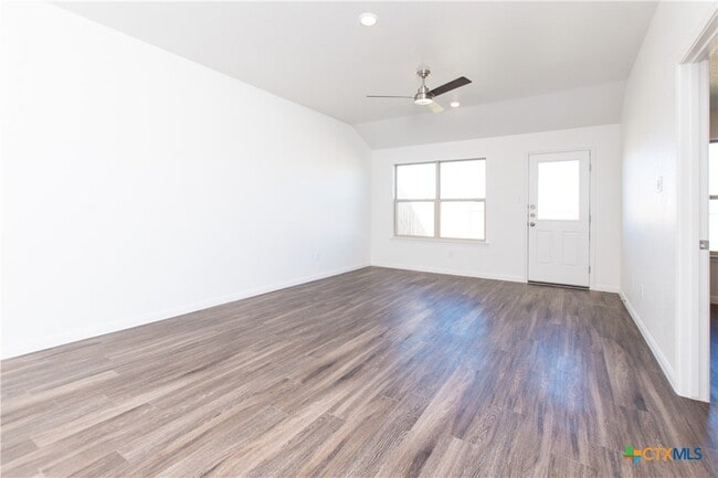5815 Betty Lou Dr