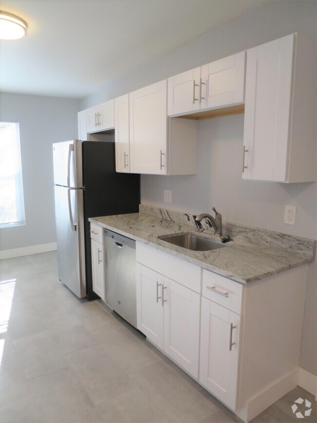 Building Photo - 326 Beacon St Unit 1 Rental